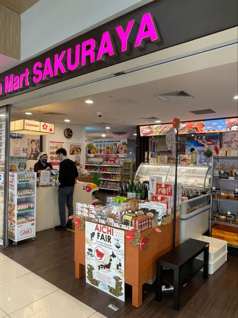 愛知県商工会連合会のシンガポールでのテスト販売の様子