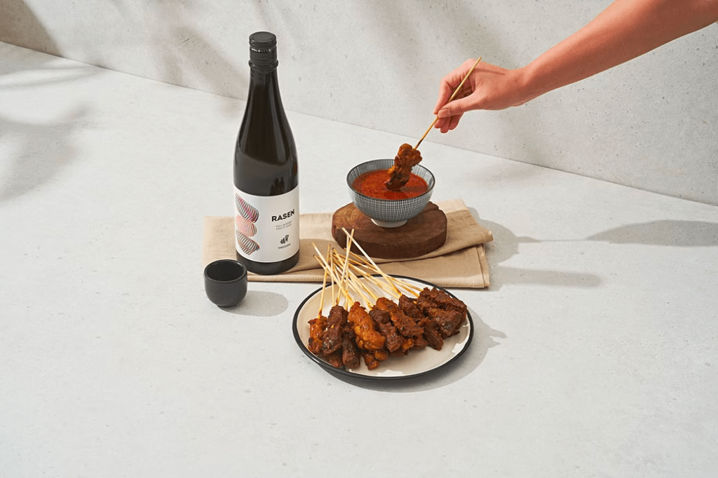 シンガポール料理に合う日本酒「RASEN（ラセン）」